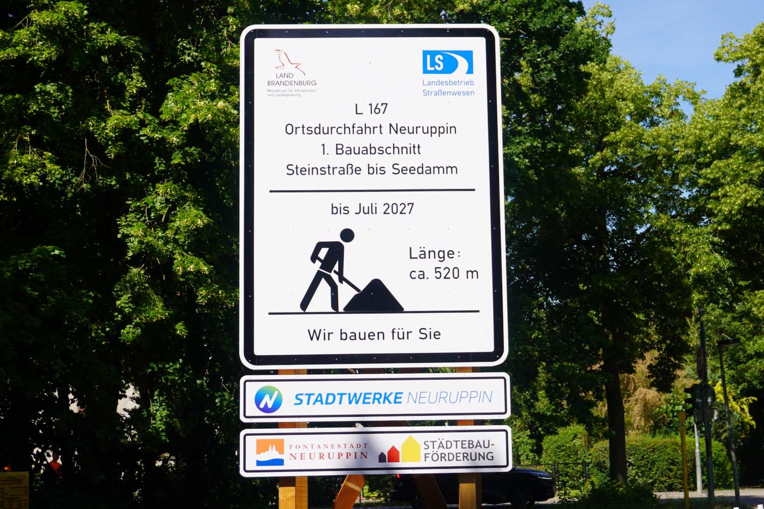 Bauschild zum 1. Spatenstich L 167, Ortsdurchfahrt Neuruppin