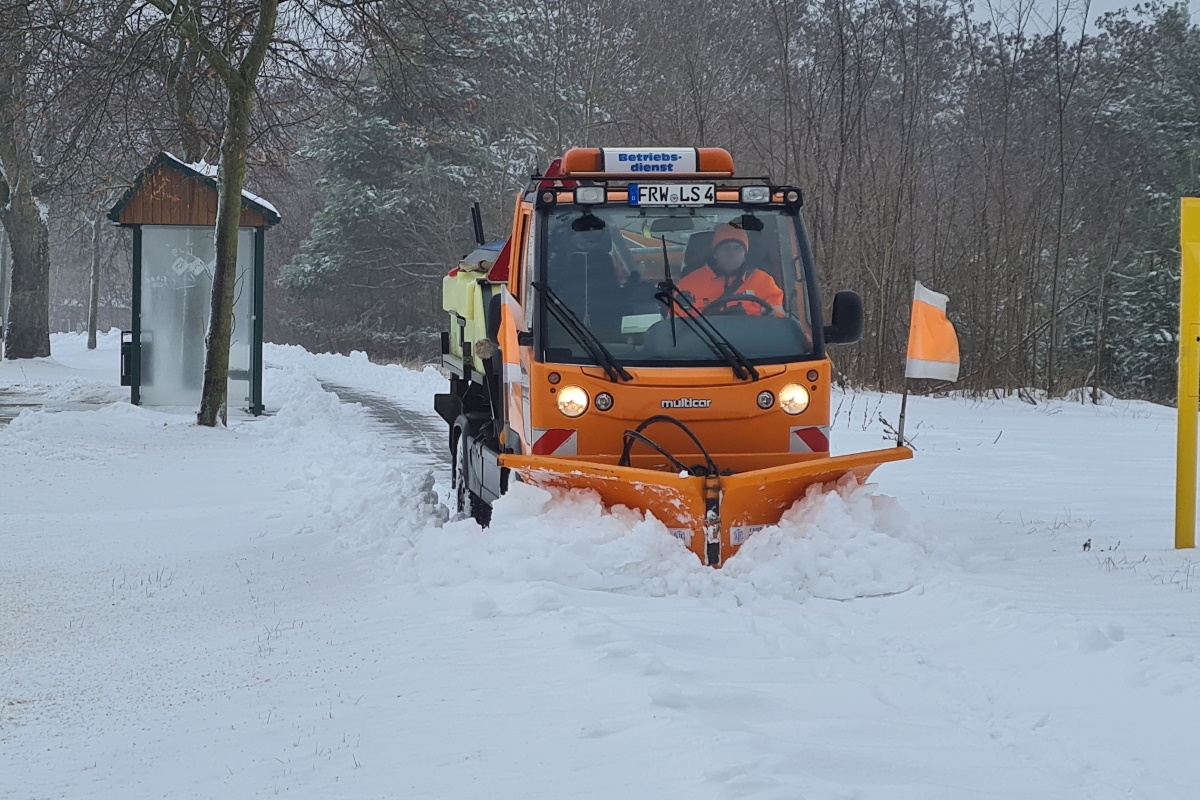 Bild: Winterdienst beim Landesbetrieb Straßenwesen Brandenburg