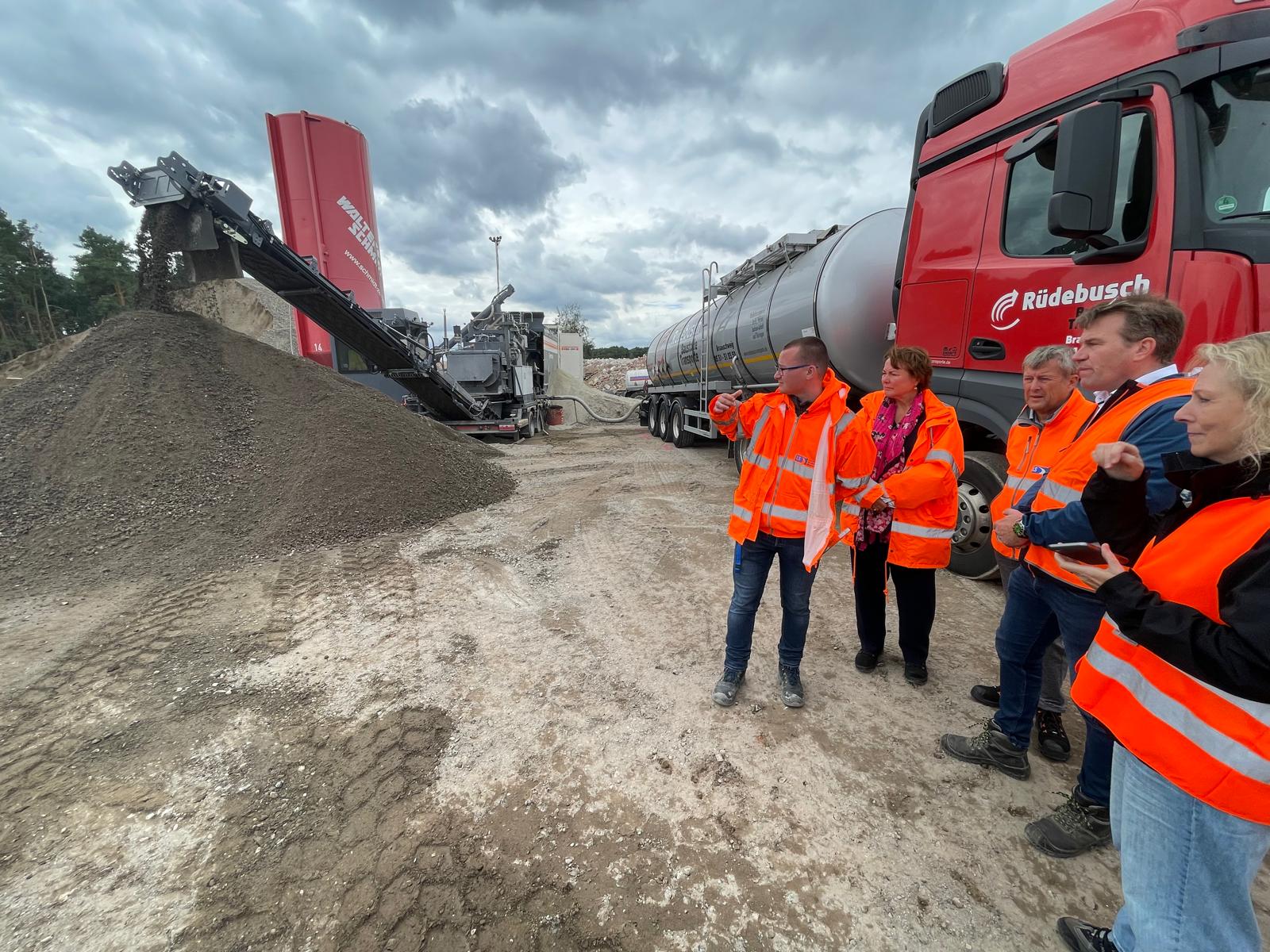 B5: Kaltrecyclingverfahren bei Radwegesanierung